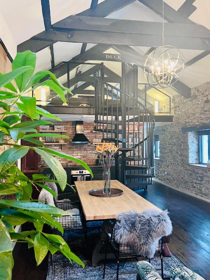 Loft 11 Stunning Luxury Nyc Loft Style Interior Designed 2Bd Apartment Excellent City Centre Location Mezzanine Cinema Room Designer Furniture Amazing Space ดักลาส ภายนอก รูปภาพ