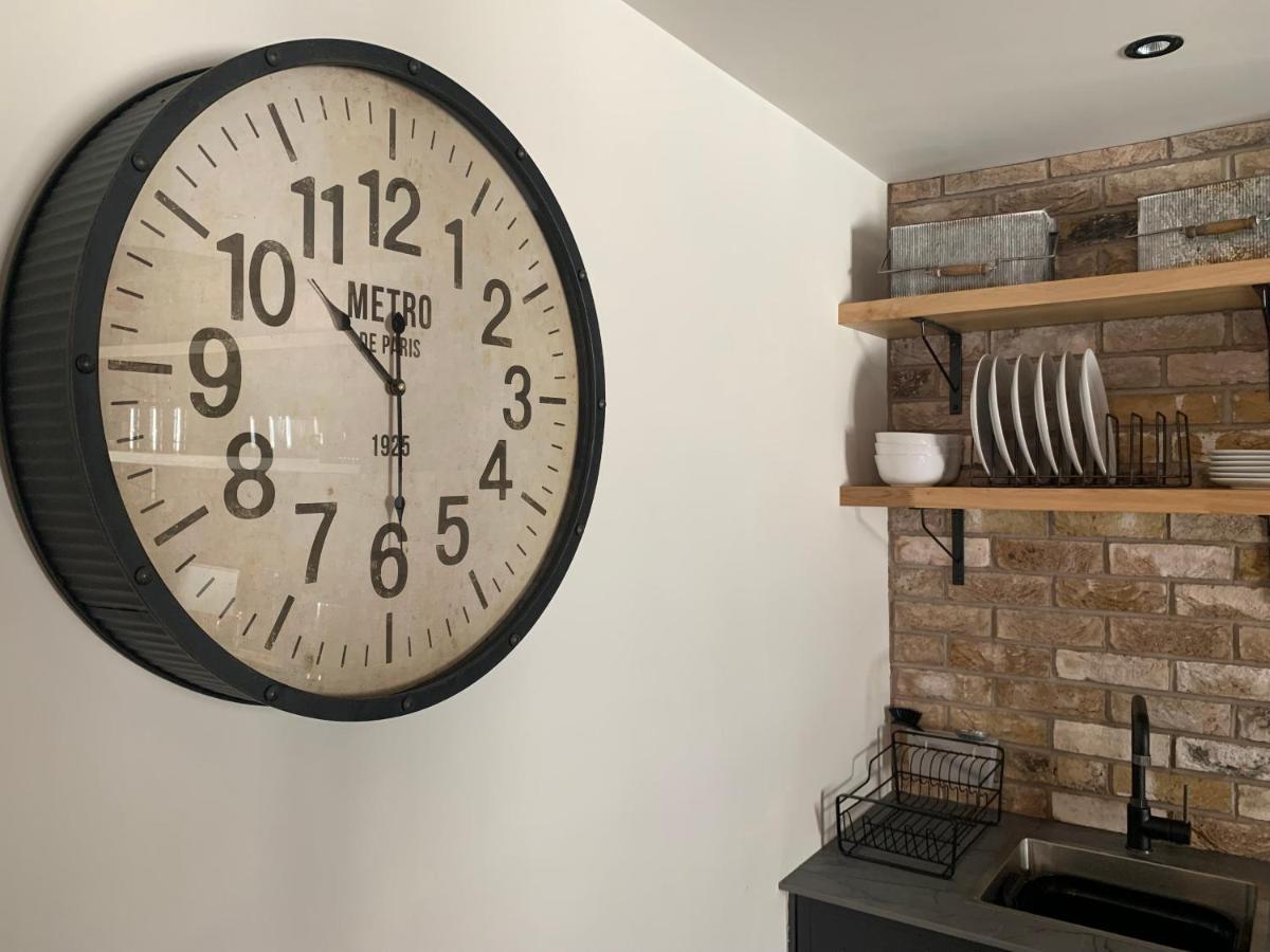 Loft 11 Stunning Luxury Nyc Loft Style Interior Designed 2Bd Apartment Excellent City Centre Location Mezzanine Cinema Room Designer Furniture Amazing Space ดักลาส ภายนอก รูปภาพ