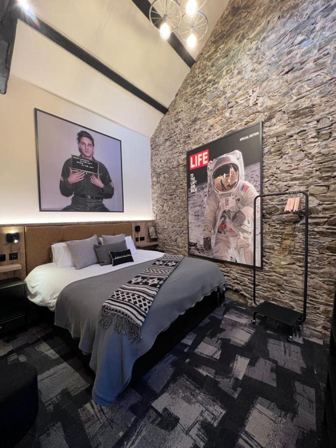 Loft 11 Stunning Luxury Nyc Loft Style Interior Designed 2Bd Apartment Excellent City Centre Location Mezzanine Cinema Room Designer Furniture Amazing Space ดักลาส ภายนอก รูปภาพ