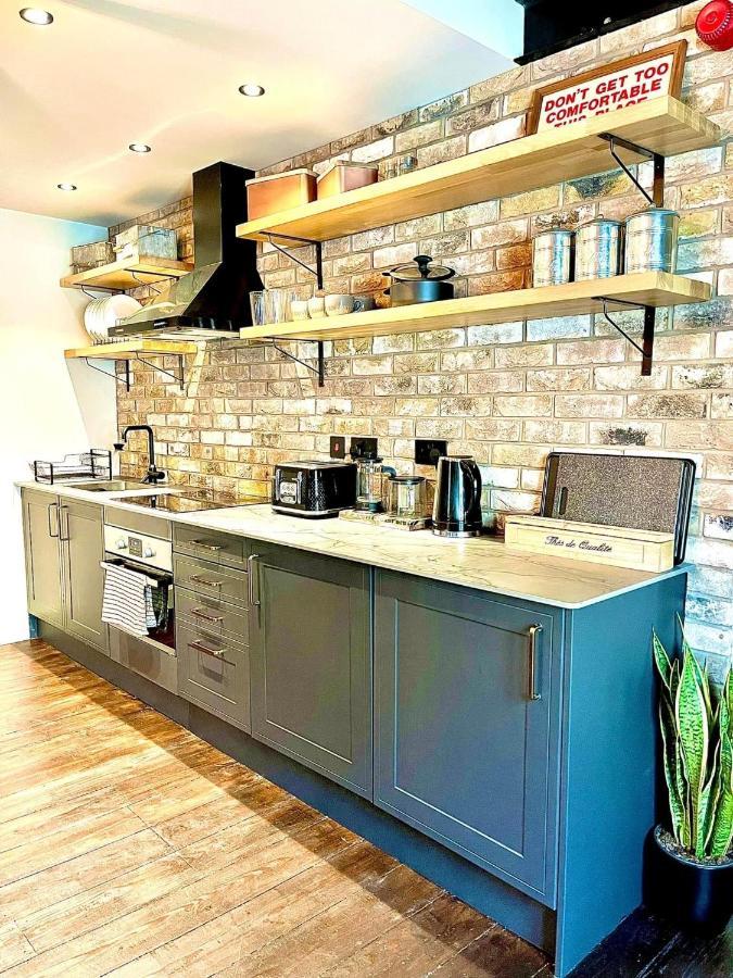 Loft 11 Stunning Luxury Nyc Loft Style Interior Designed 2Bd Apartment Excellent City Centre Location Mezzanine Cinema Room Designer Furniture Amazing Space ดักลาส ภายนอก รูปภาพ